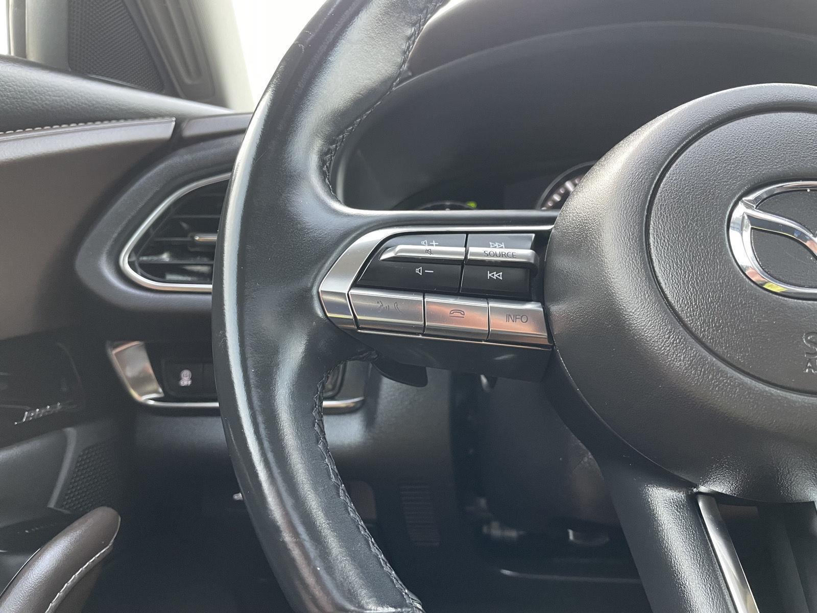Vehicle photo 13