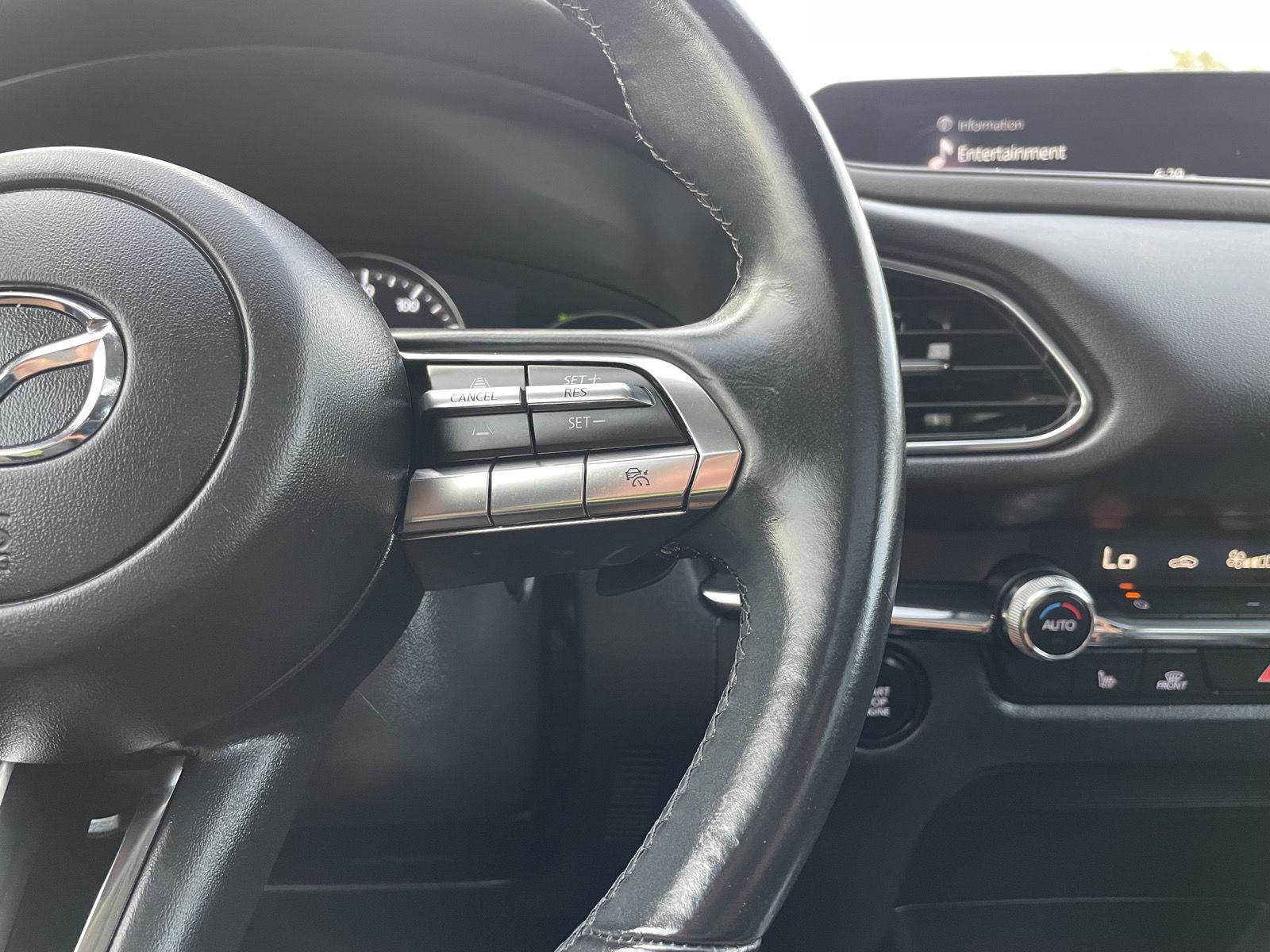 Vehicle photo 14