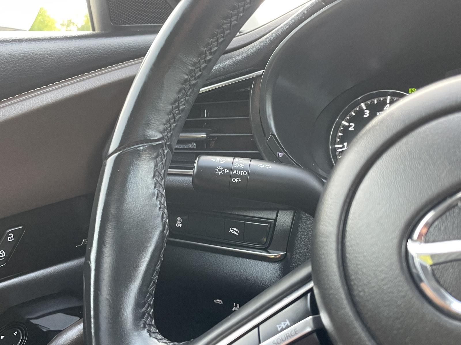 Vehicle photo 15