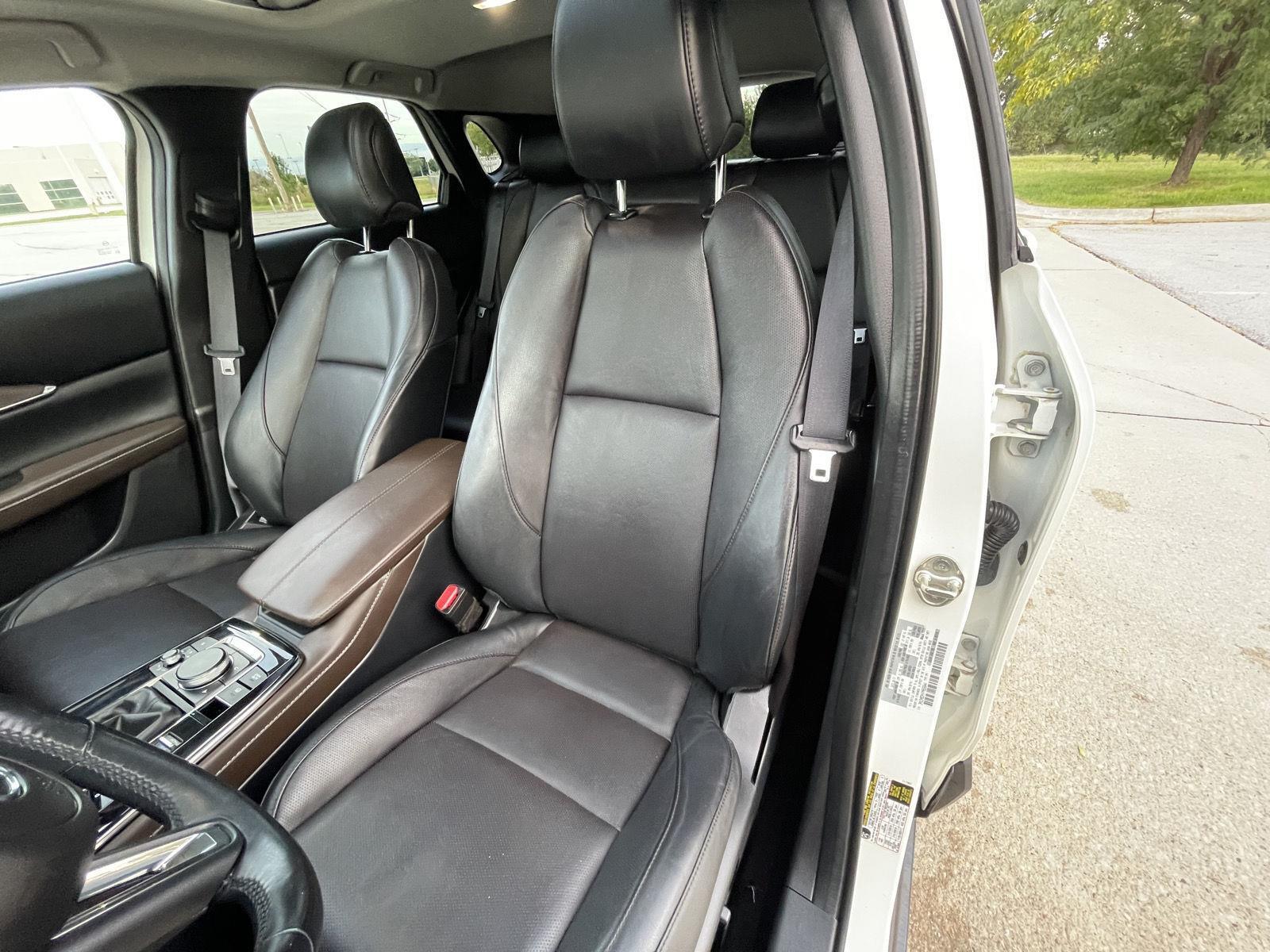 Vehicle photo 17