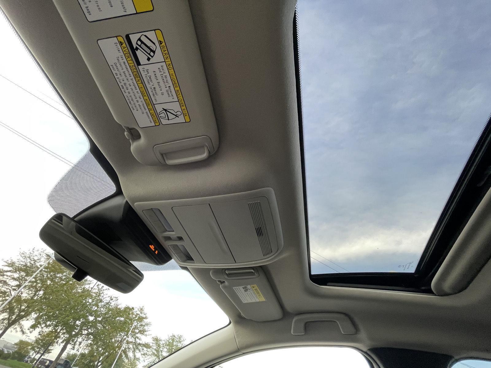Vehicle photo 20