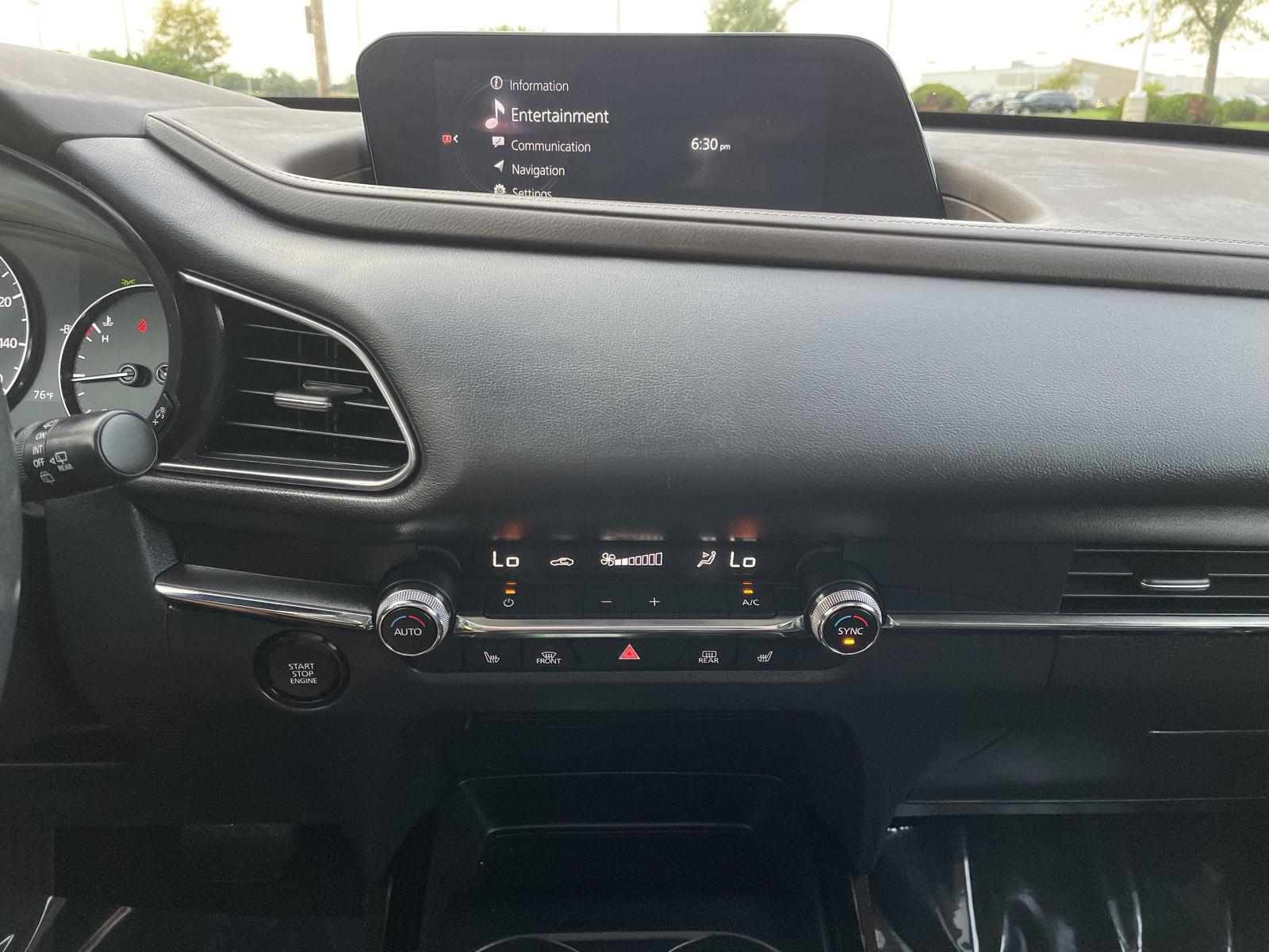 Vehicle photo 21