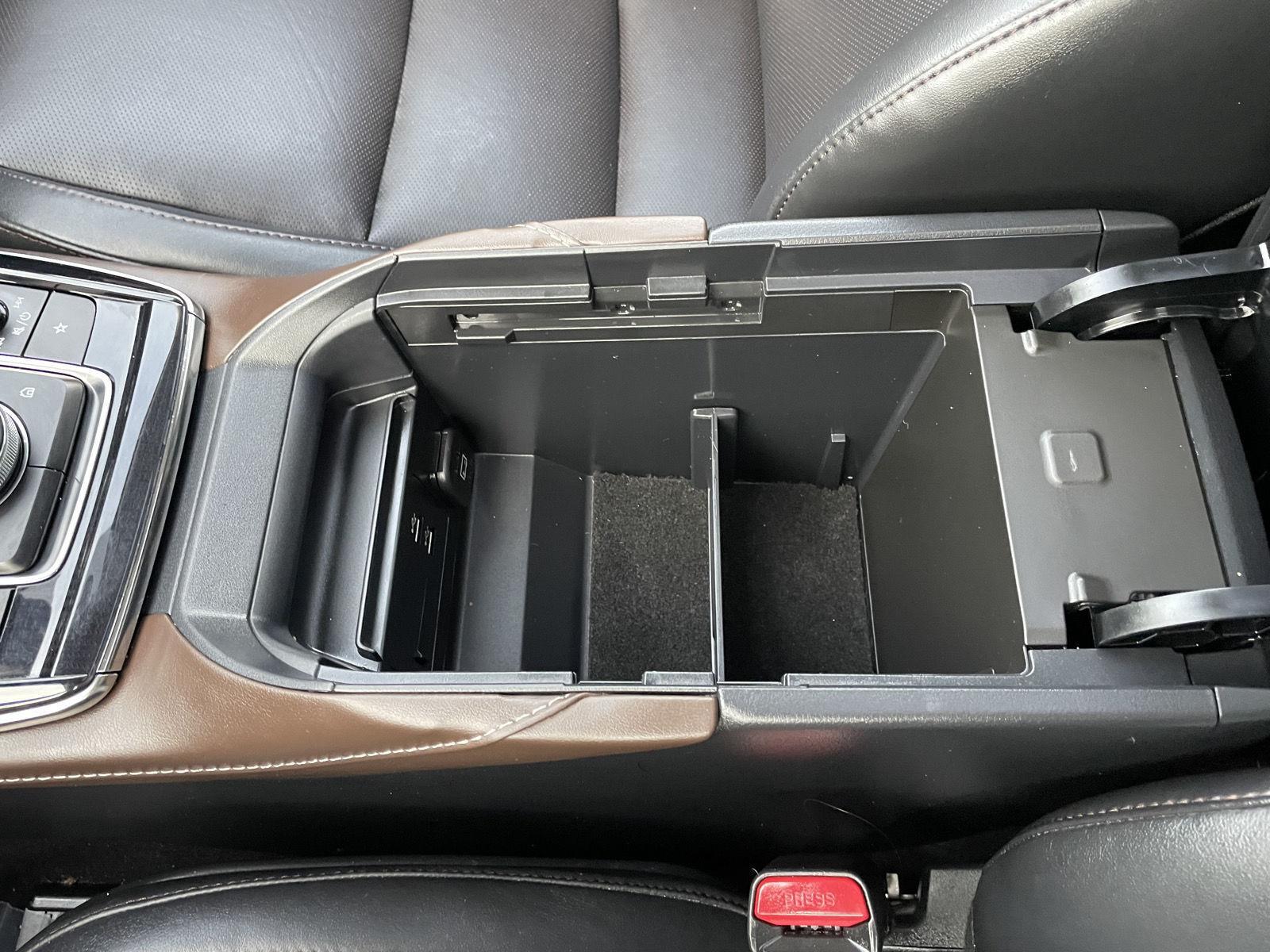 Vehicle photo 28