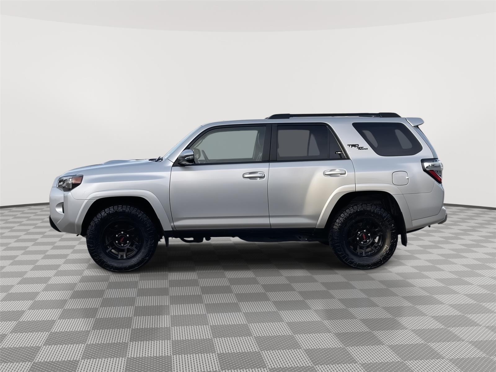 Vehicle photo 2