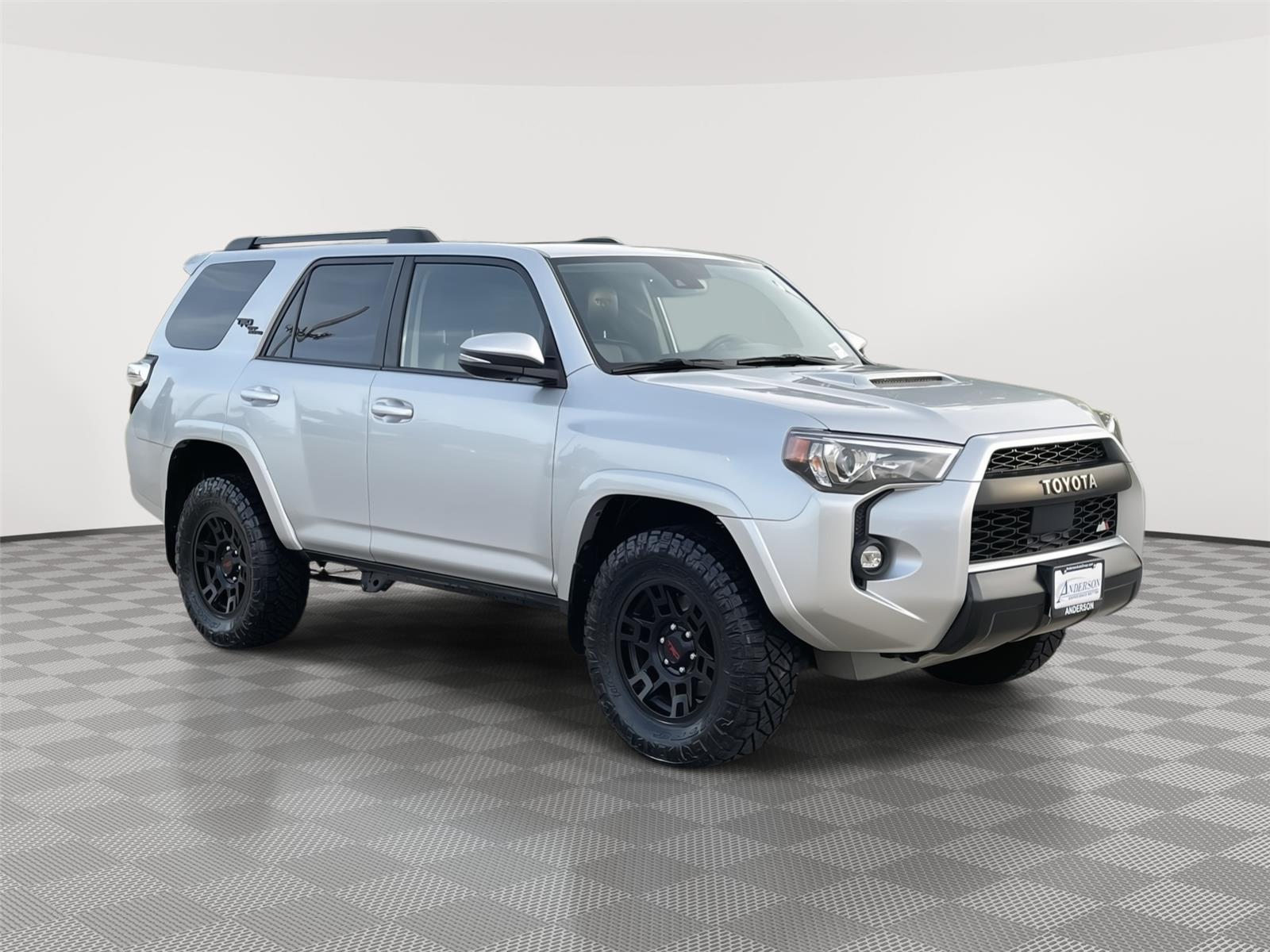 Vehicle photo 5