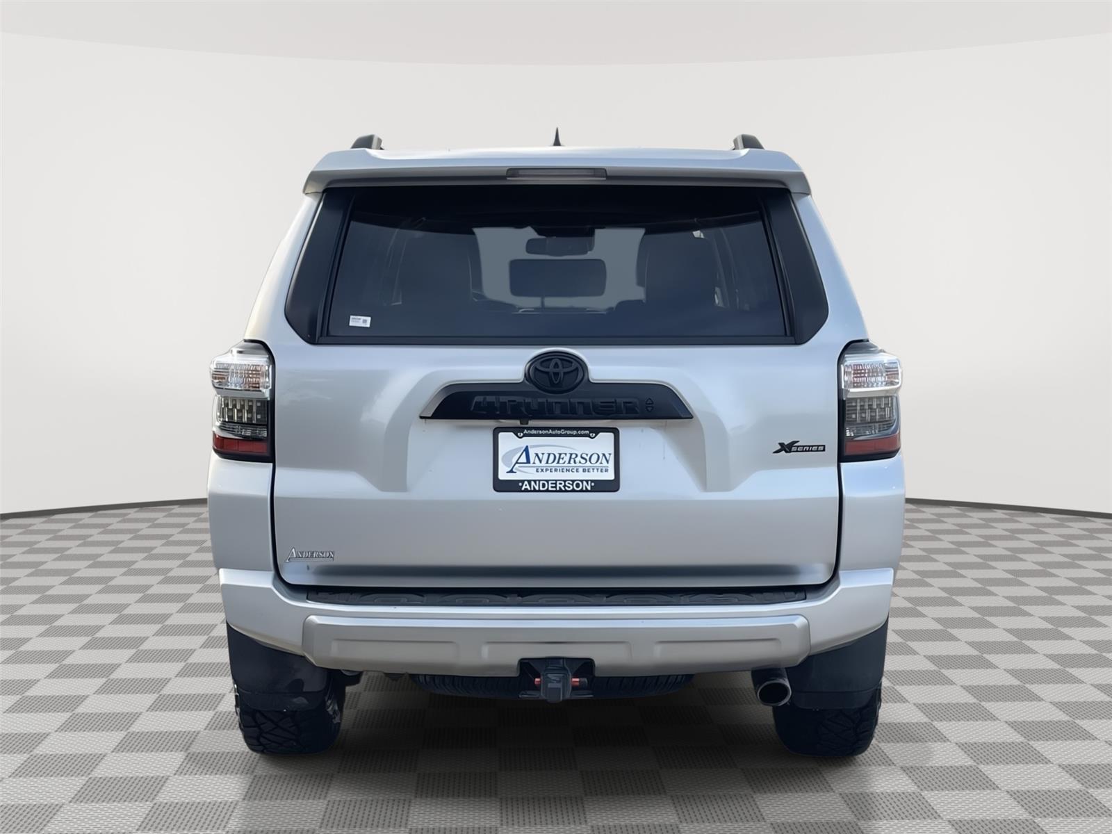 Vehicle photo 8