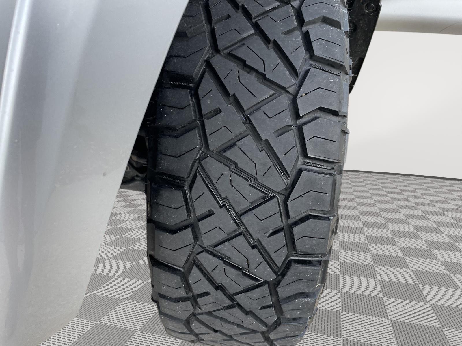 Vehicle photo 11