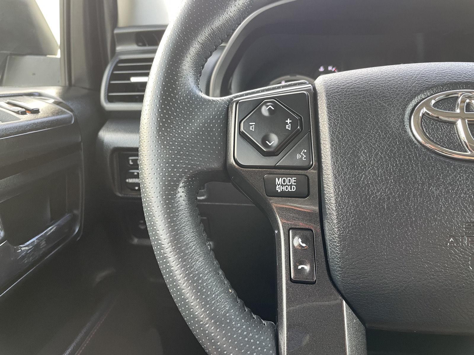 Vehicle photo 13