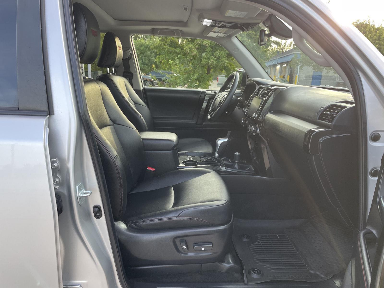 Vehicle photo 19
