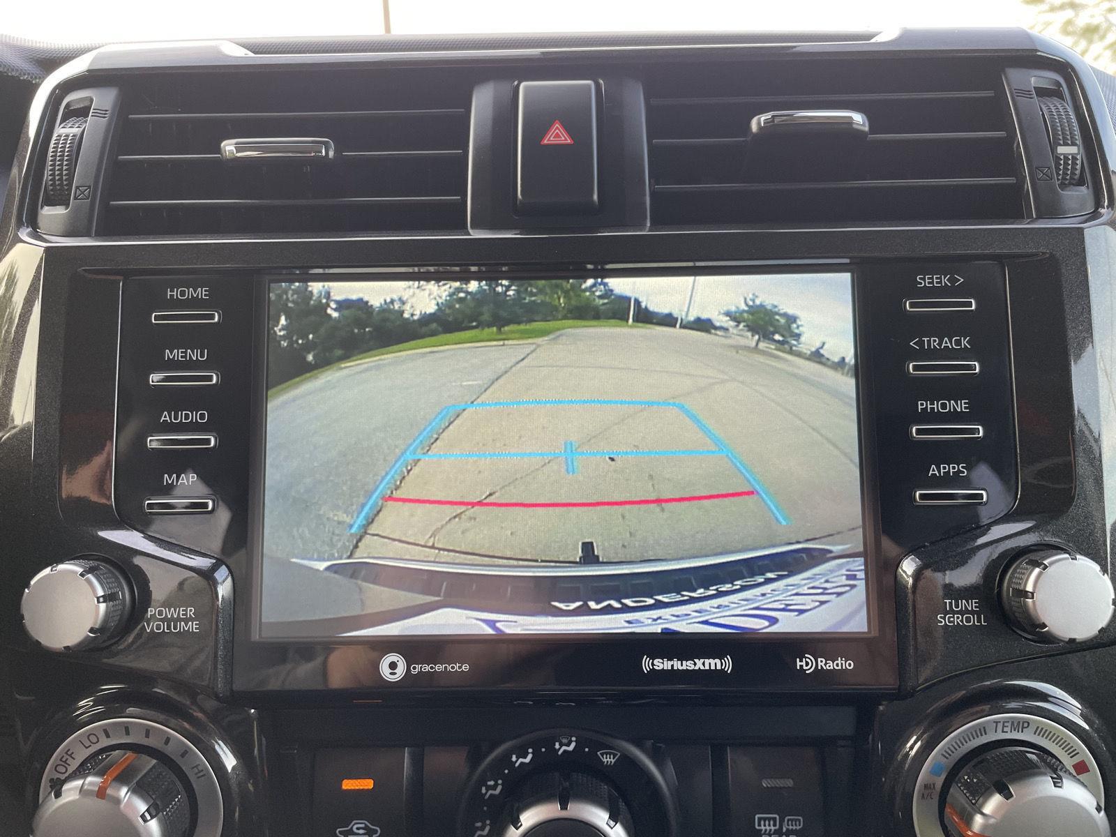 Vehicle photo 23