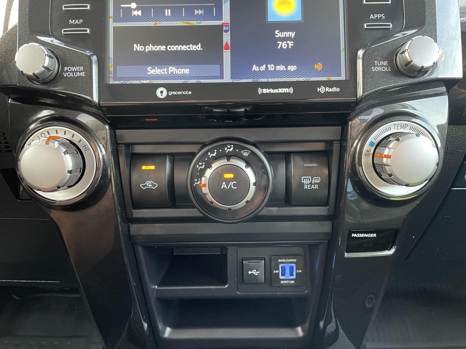 Vehicle photo 26