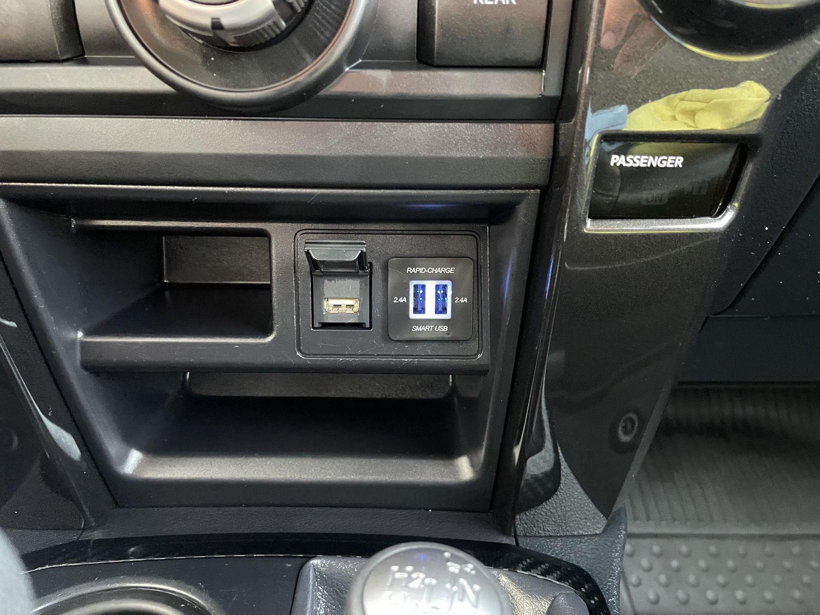 Vehicle photo 28