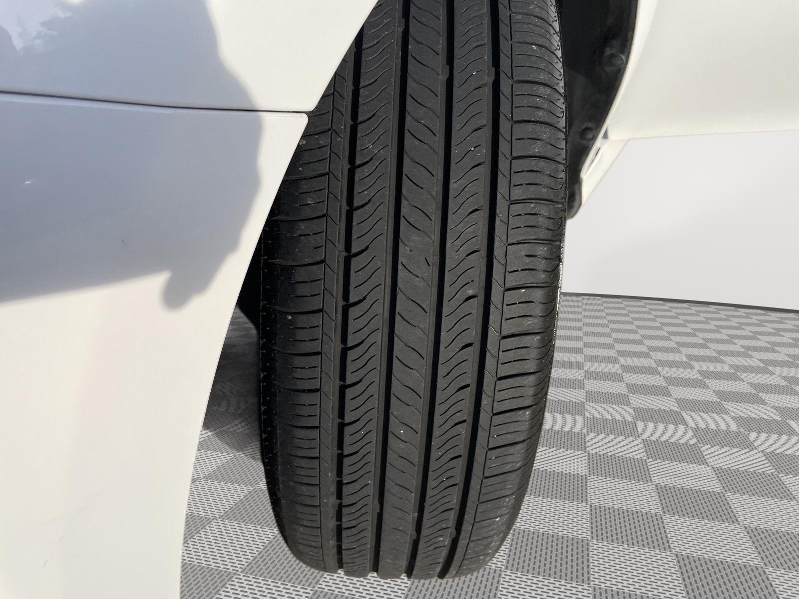 Vehicle photo 11