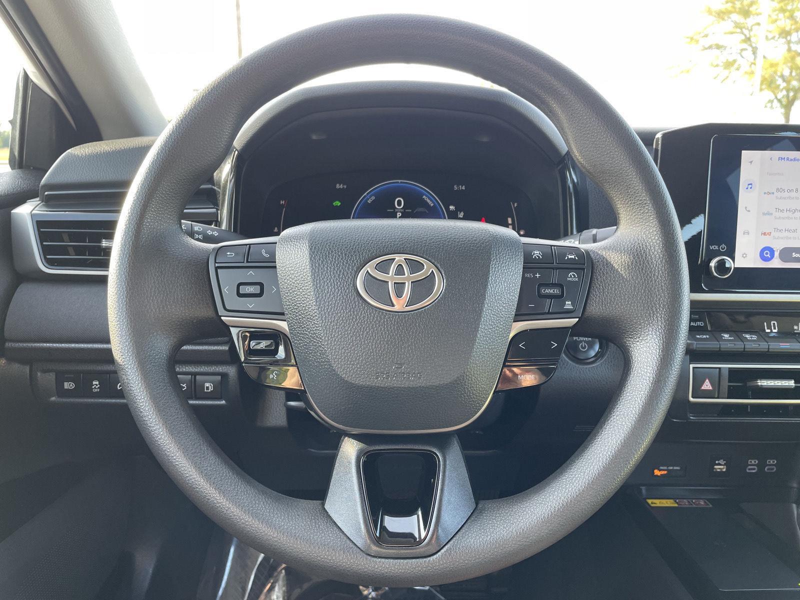 Vehicle photo 12