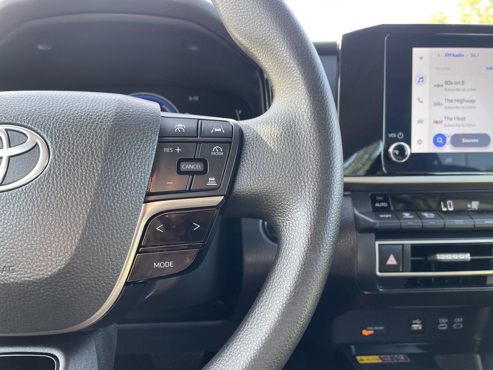 Vehicle photo 14