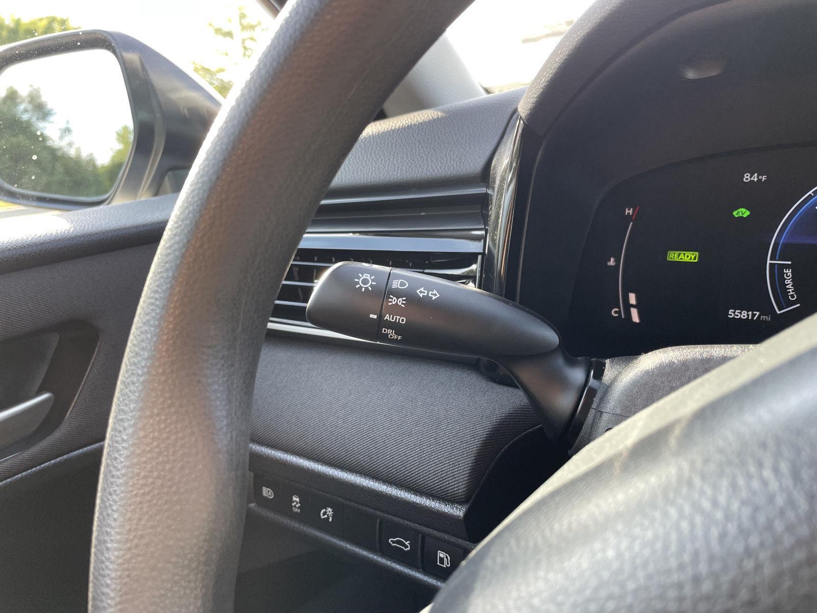 Vehicle photo 16