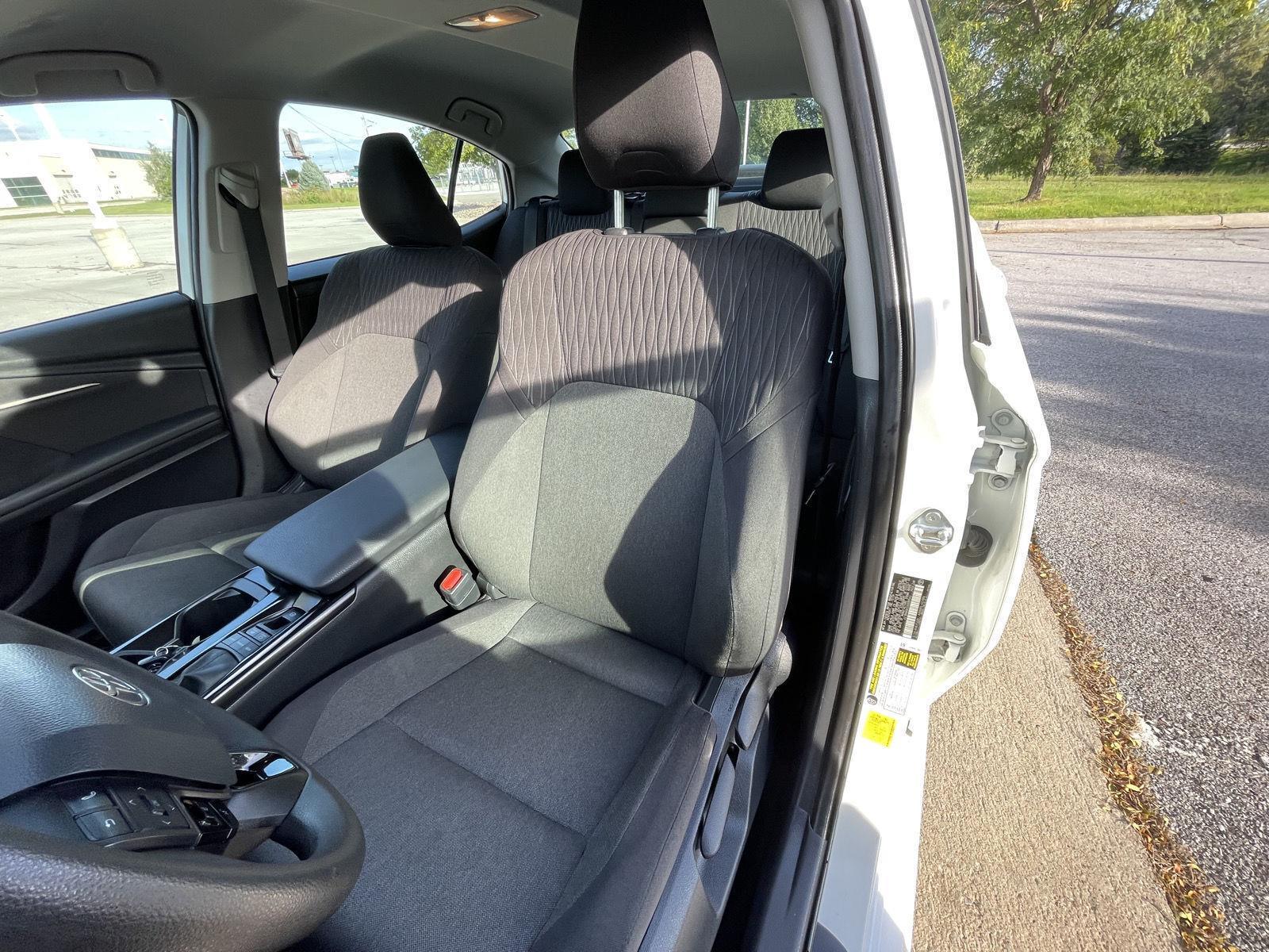 Vehicle photo 18