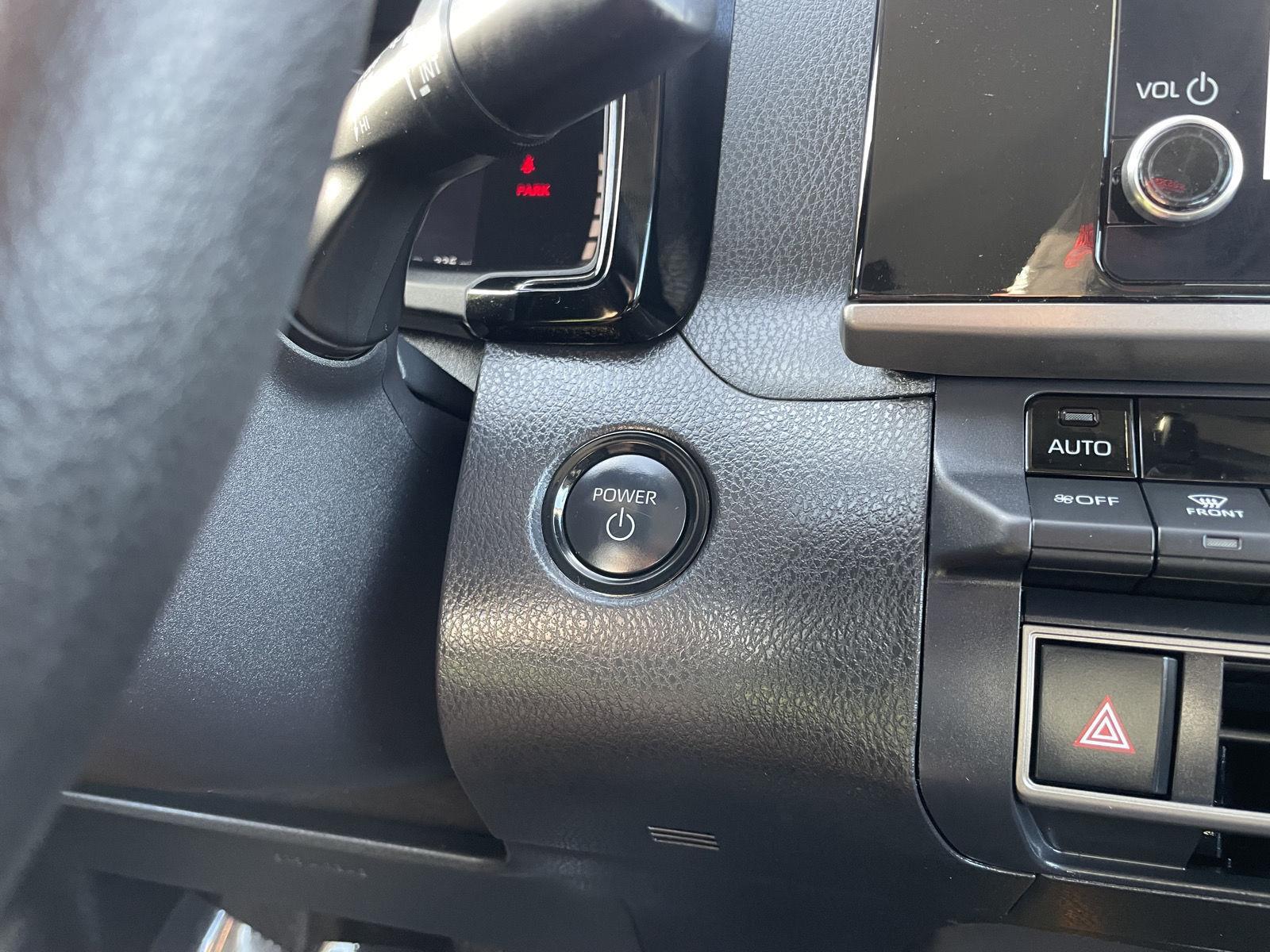 Vehicle photo 24