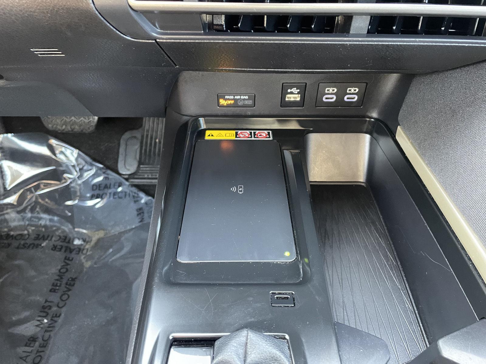 Vehicle photo 27
