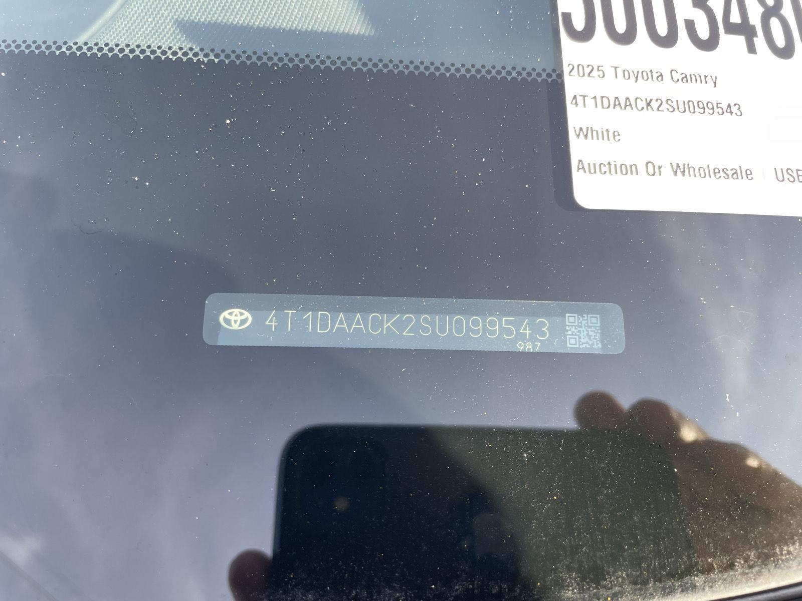 Vehicle photo 32