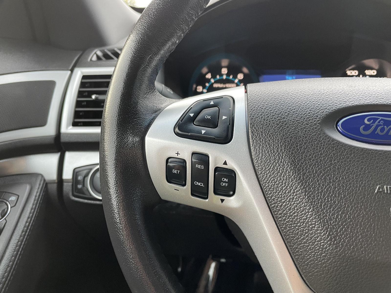 Vehicle photo 13