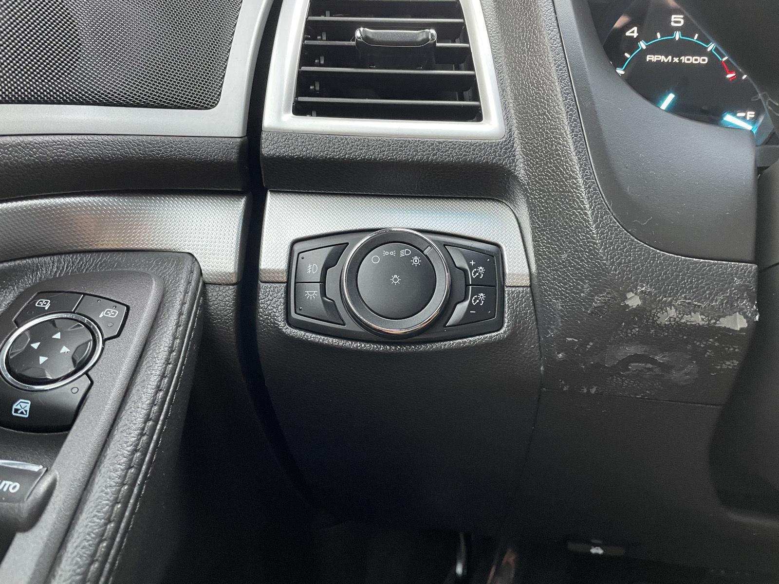 Vehicle photo 16