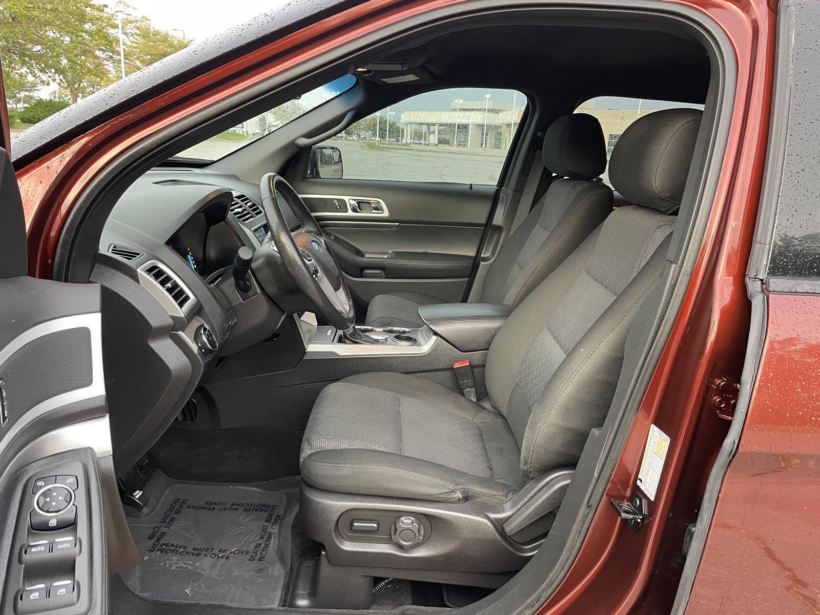 Vehicle photo 17