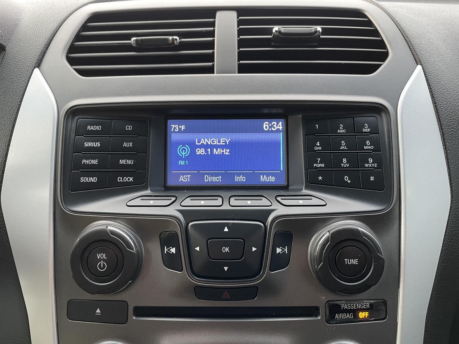 Vehicle photo 24