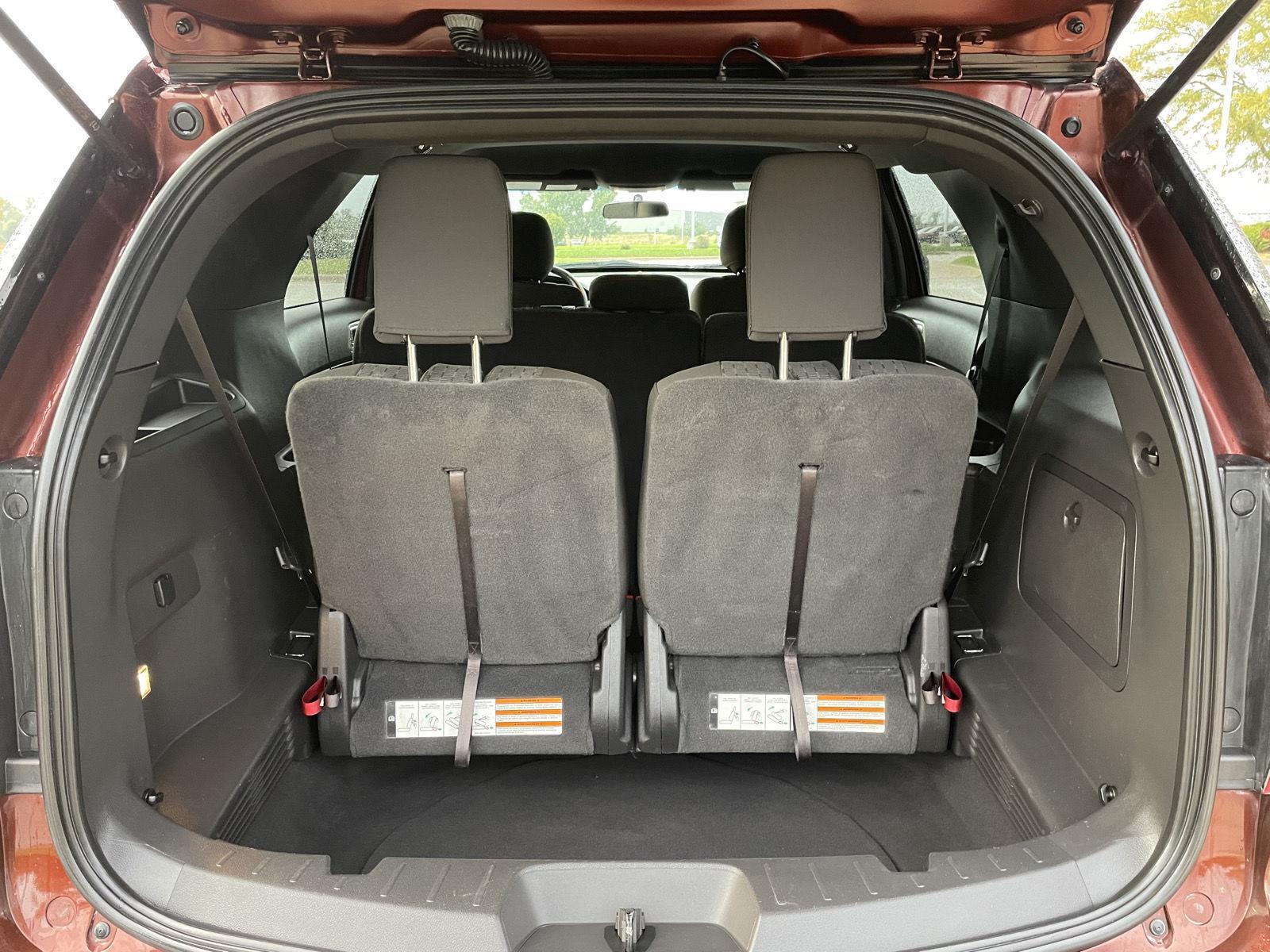 Vehicle photo 33