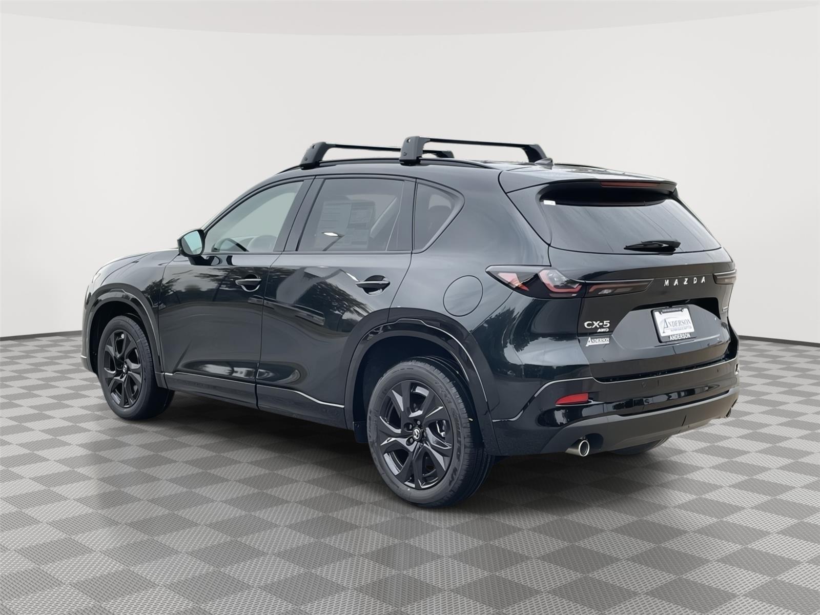 Vehicle photo 10