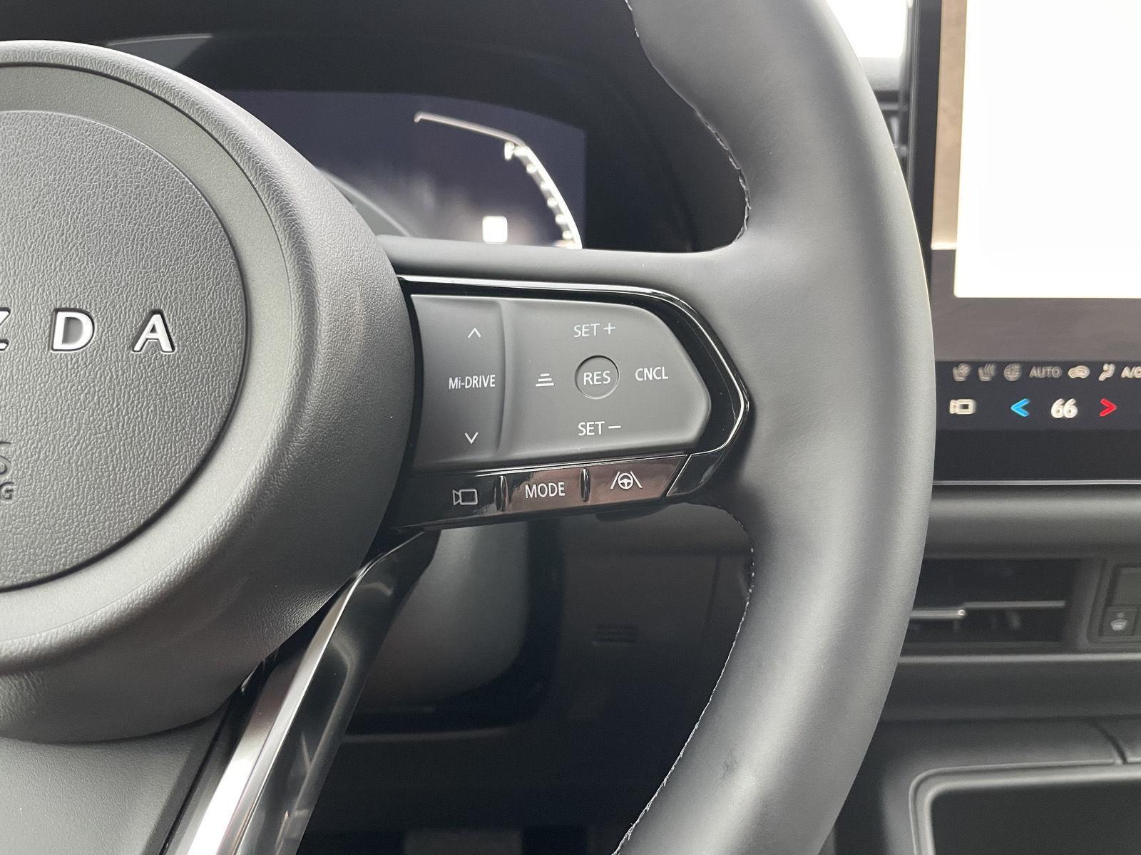 Vehicle photo 14
