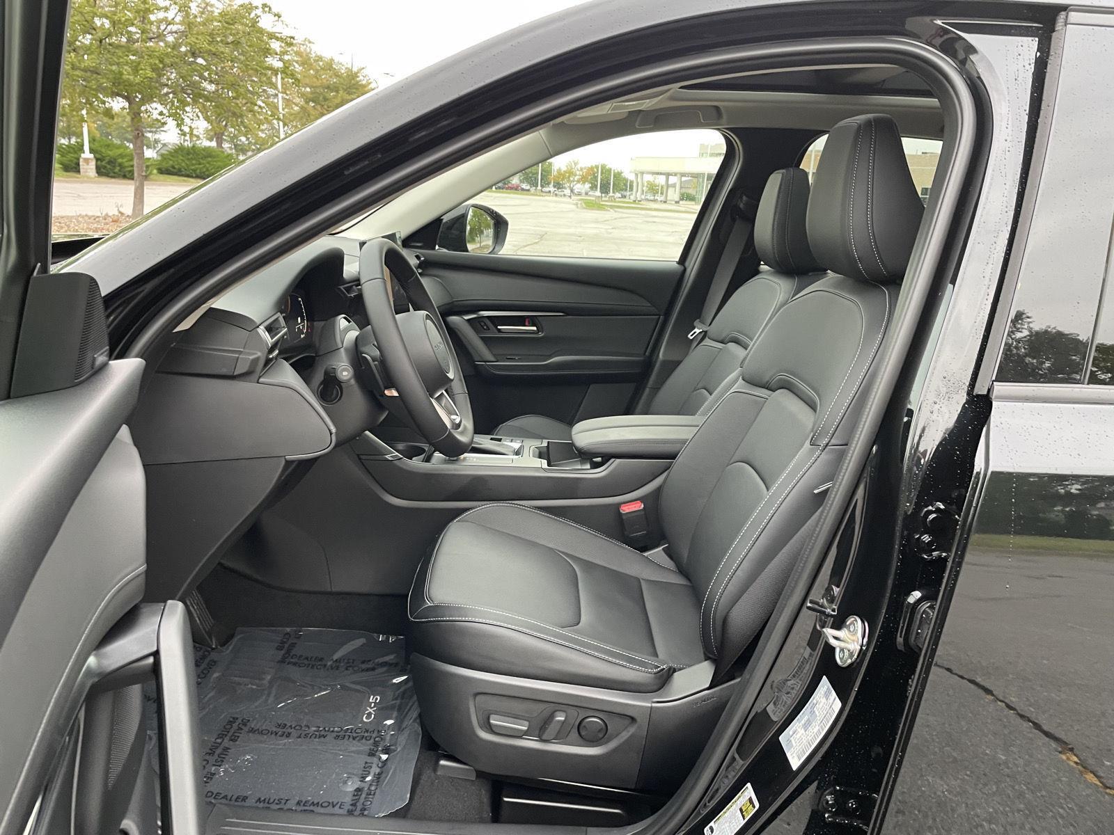 Vehicle photo 17