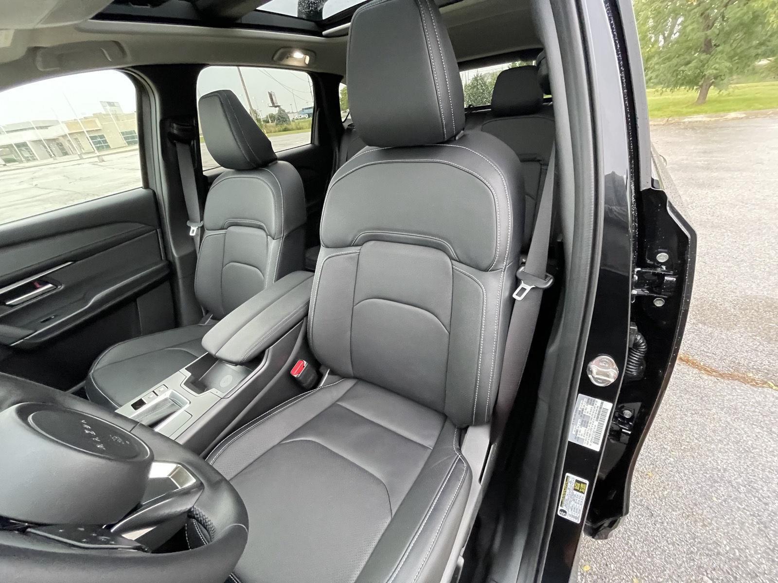Vehicle photo 18
