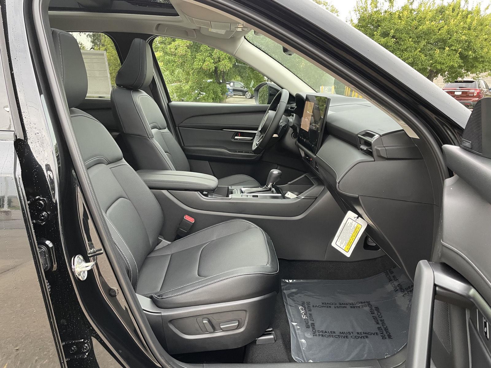 Vehicle photo 19
