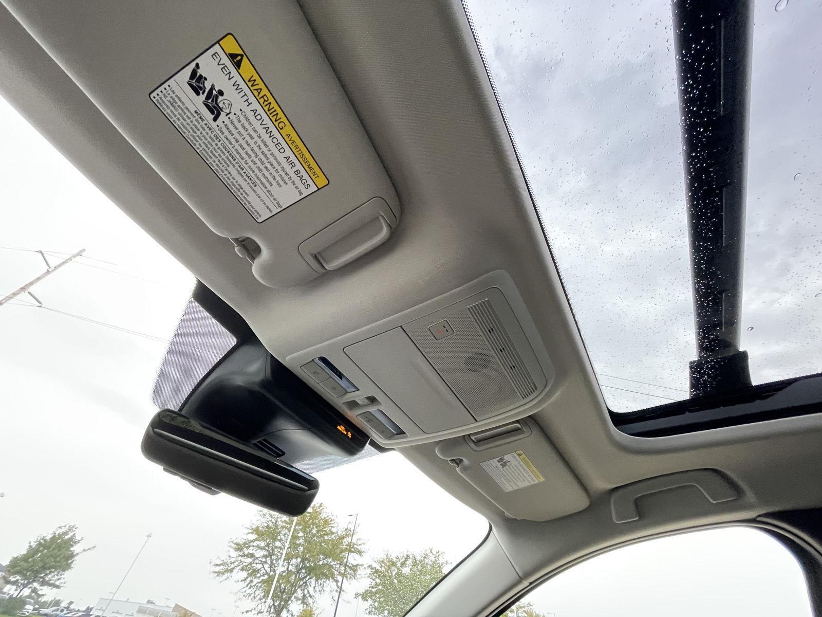 Vehicle photo 22