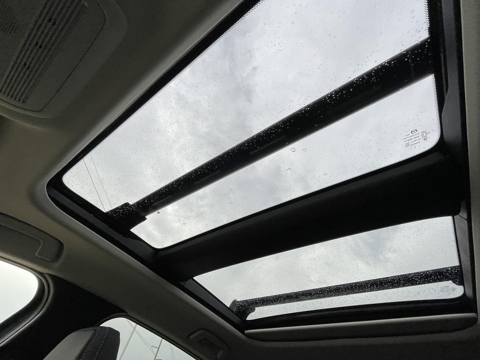 Vehicle photo 23