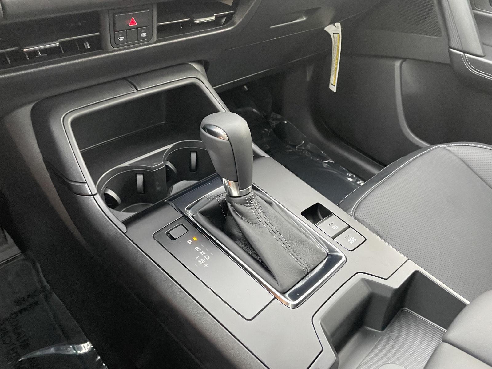 Vehicle photo 30