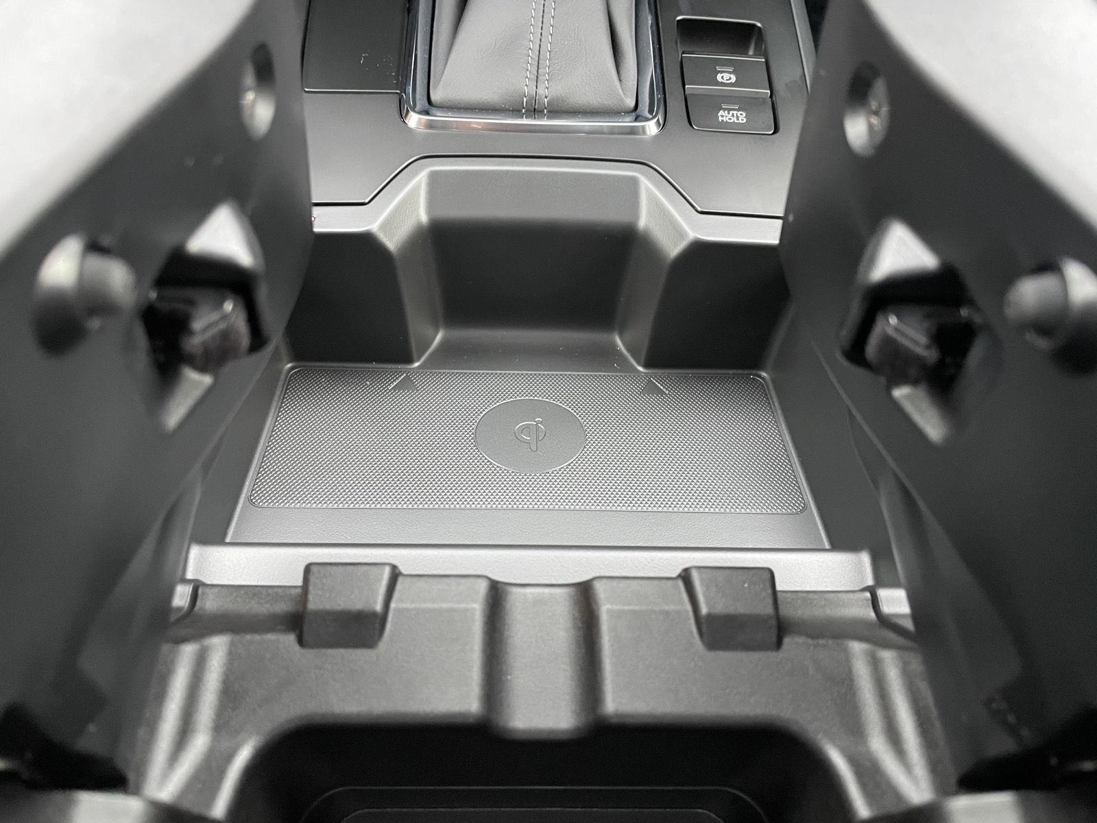 Vehicle photo 31