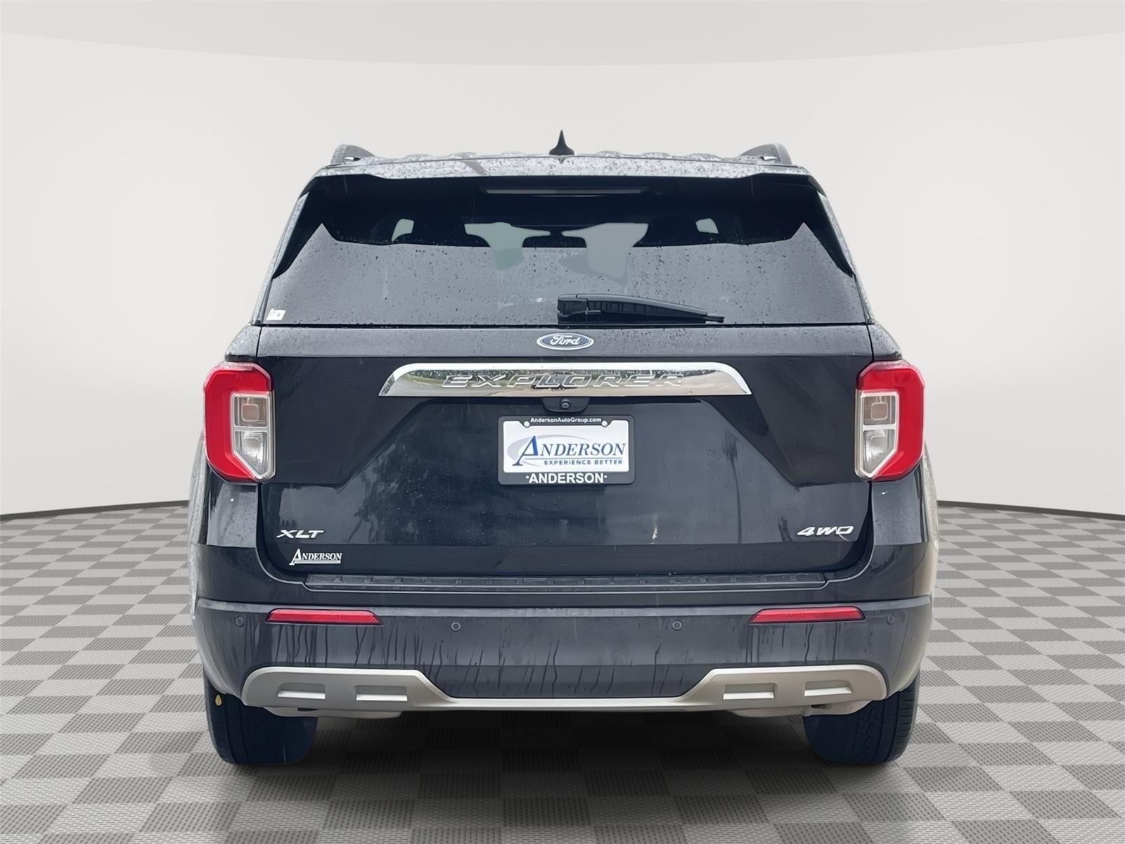 Vehicle photo 8
