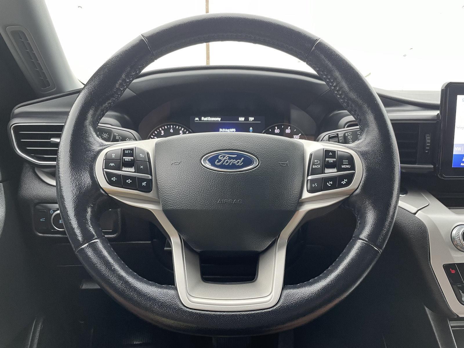 Vehicle photo 12