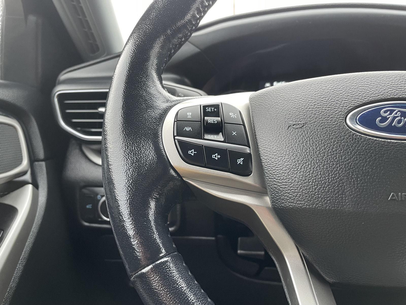 Vehicle photo 13