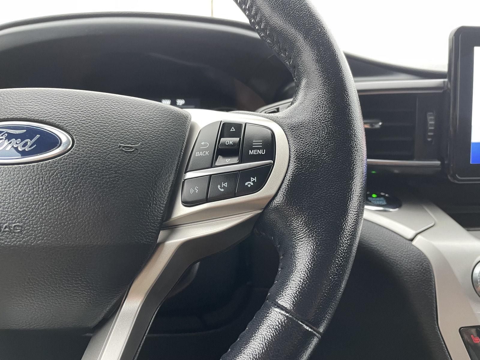Vehicle photo 14