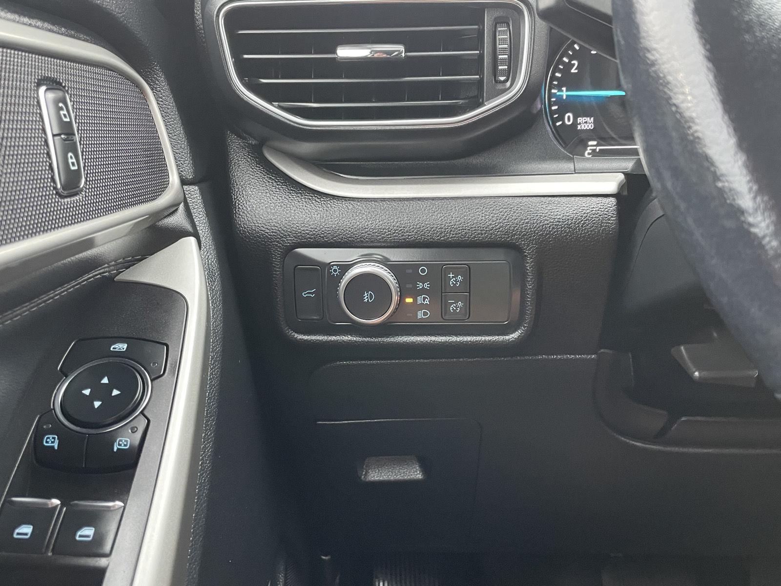 Vehicle photo 15