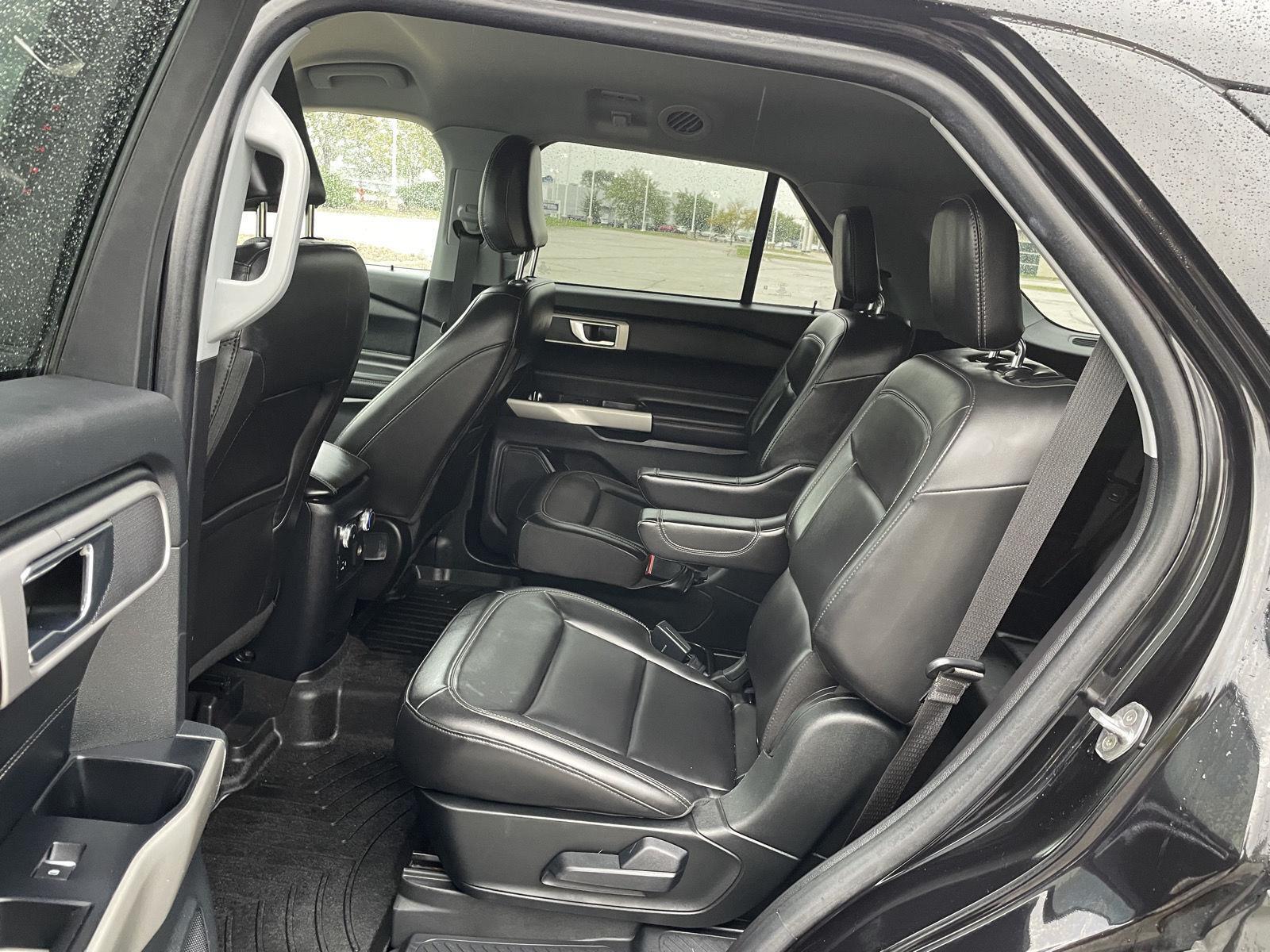 Vehicle photo 19