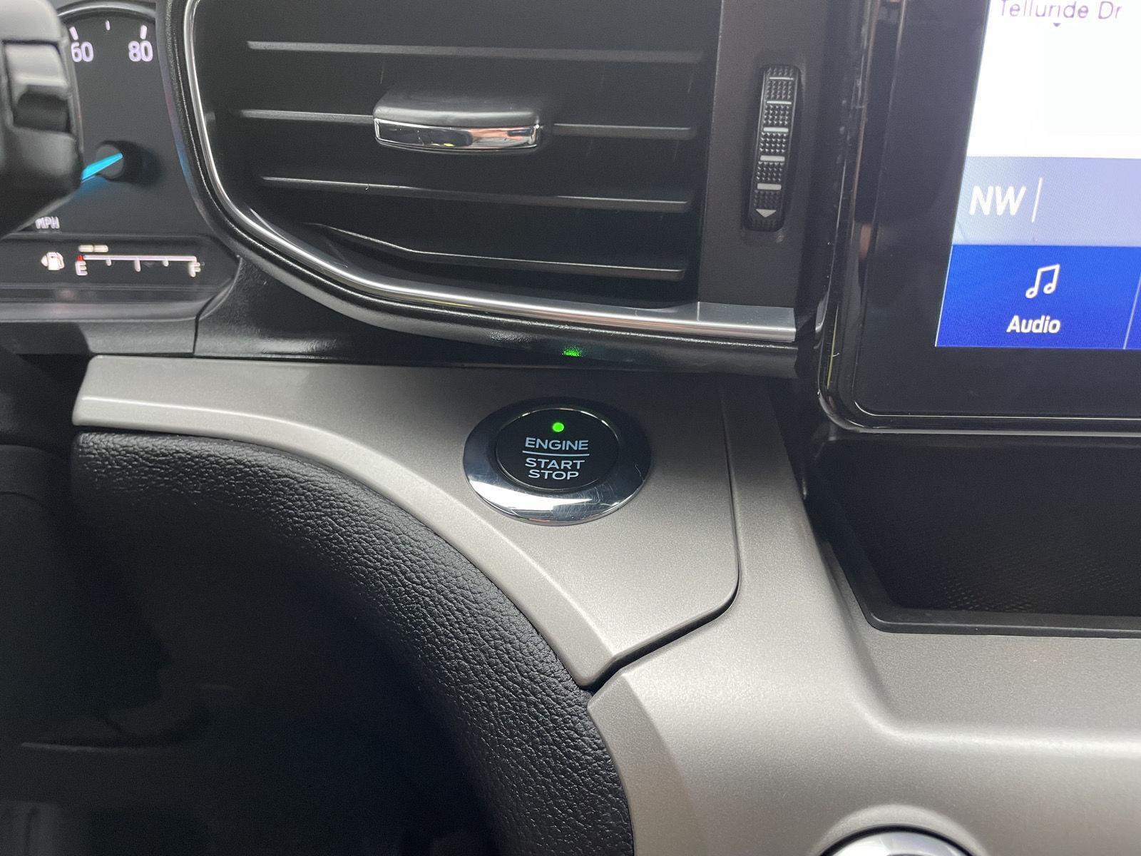 Vehicle photo 25