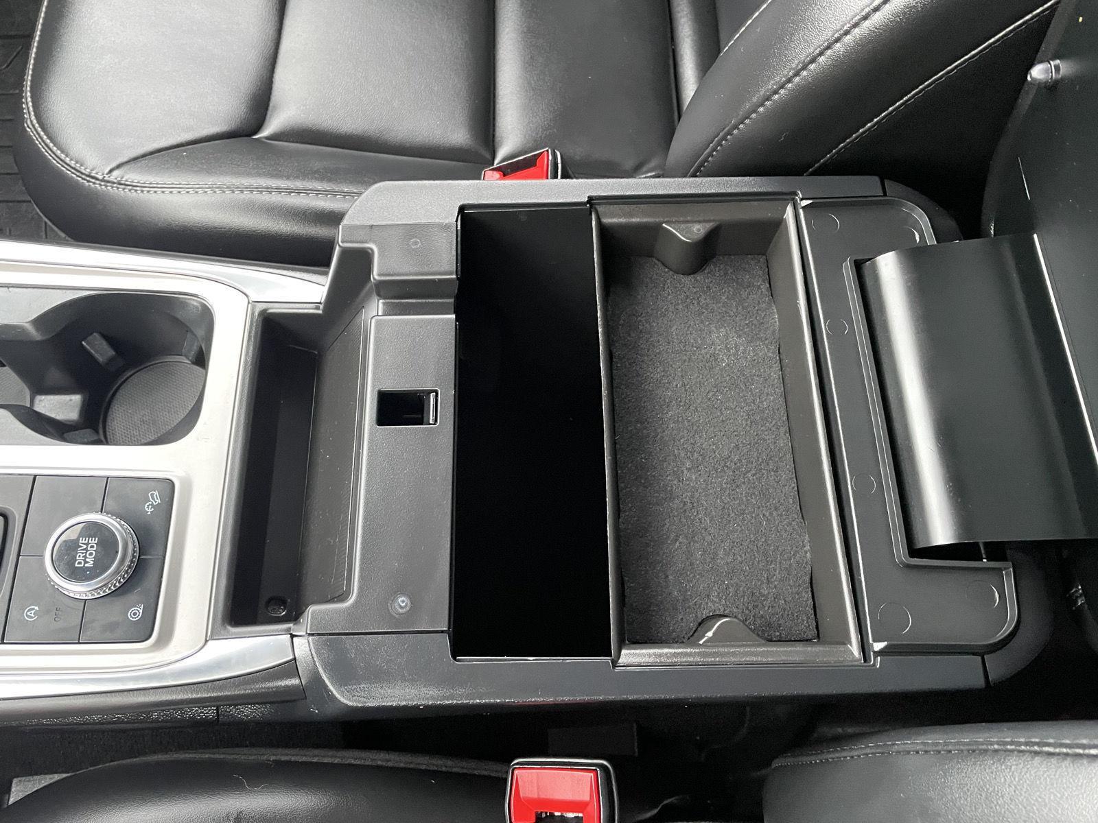 Vehicle photo 31