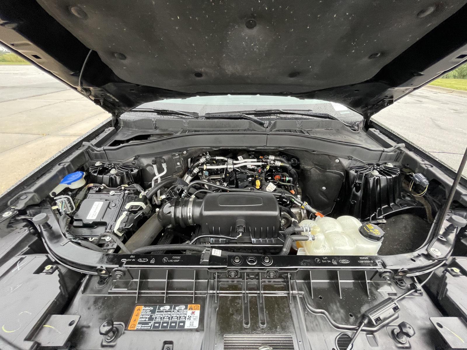 Vehicle photo 34