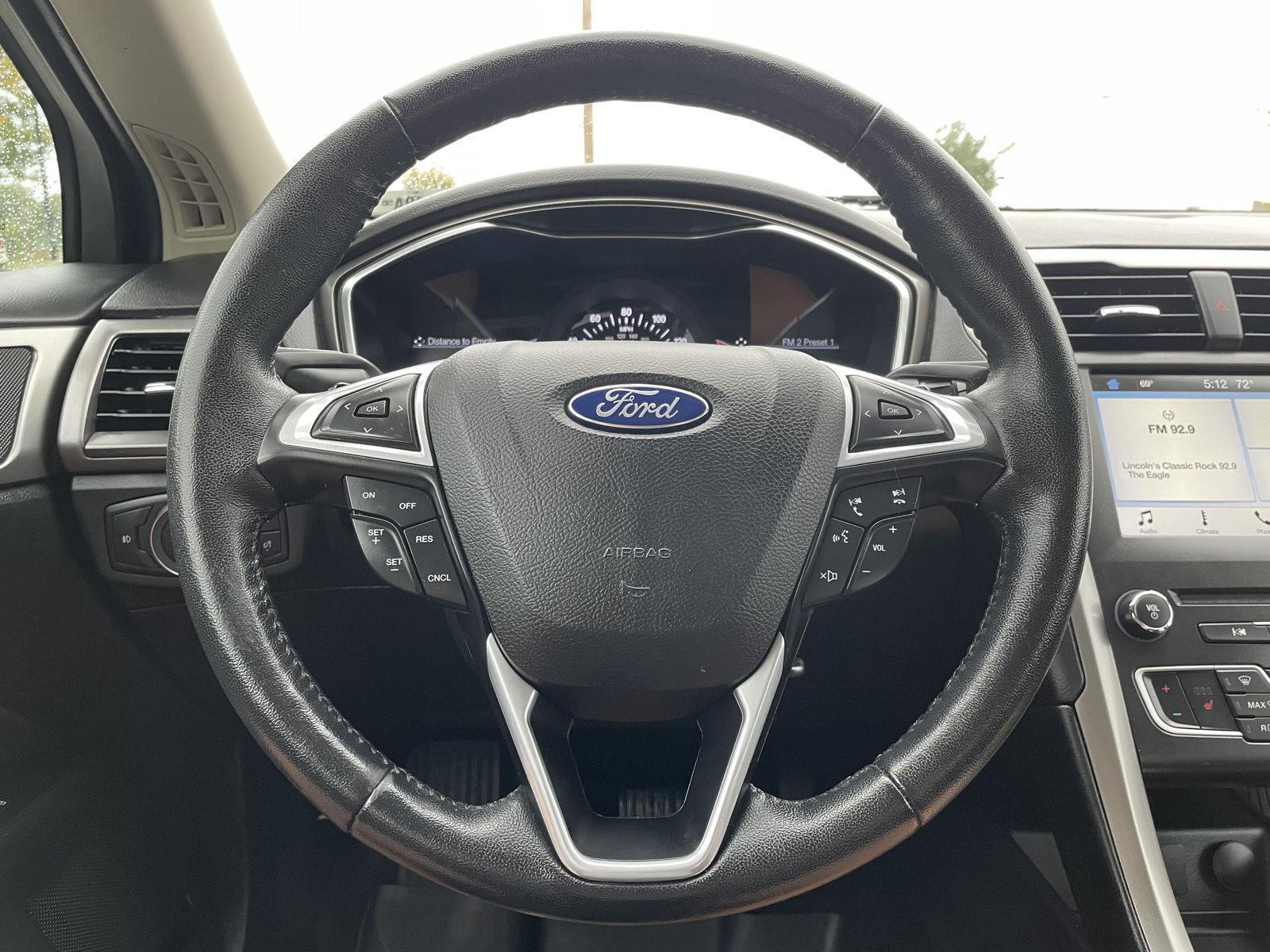 Vehicle photo 11