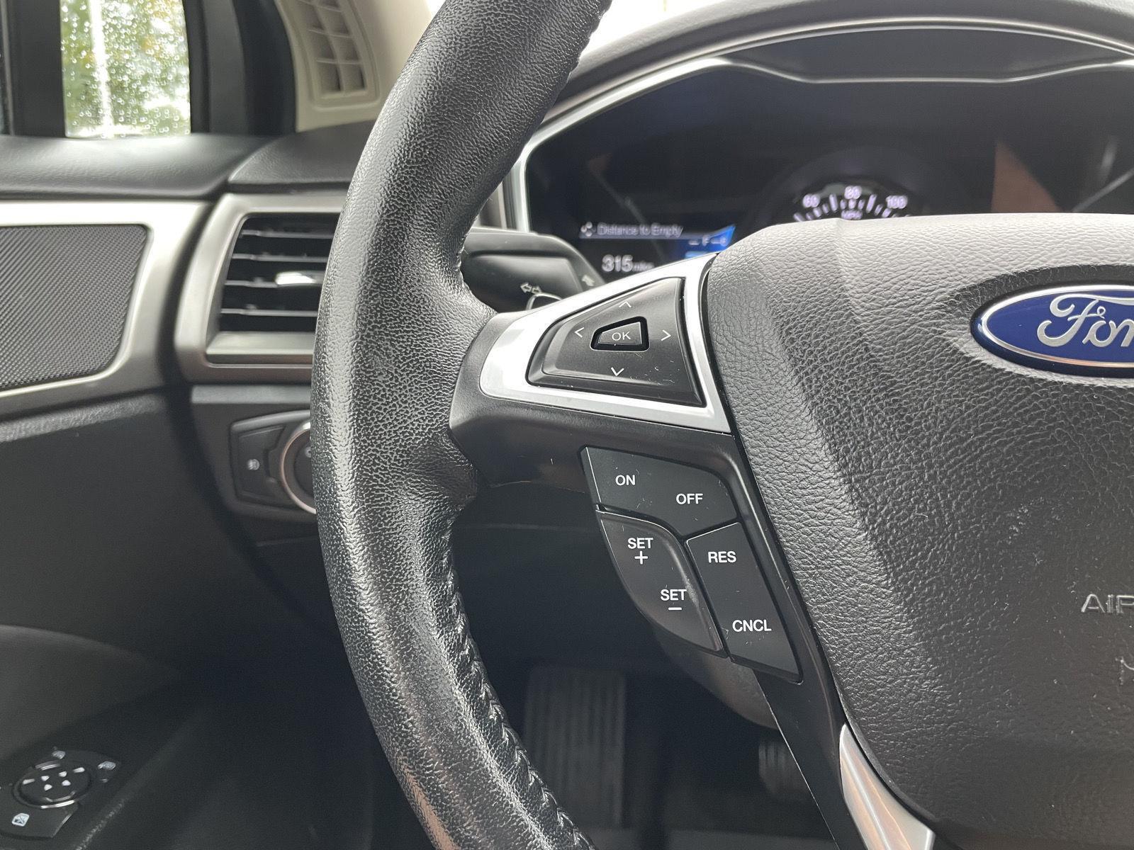 Vehicle photo 12