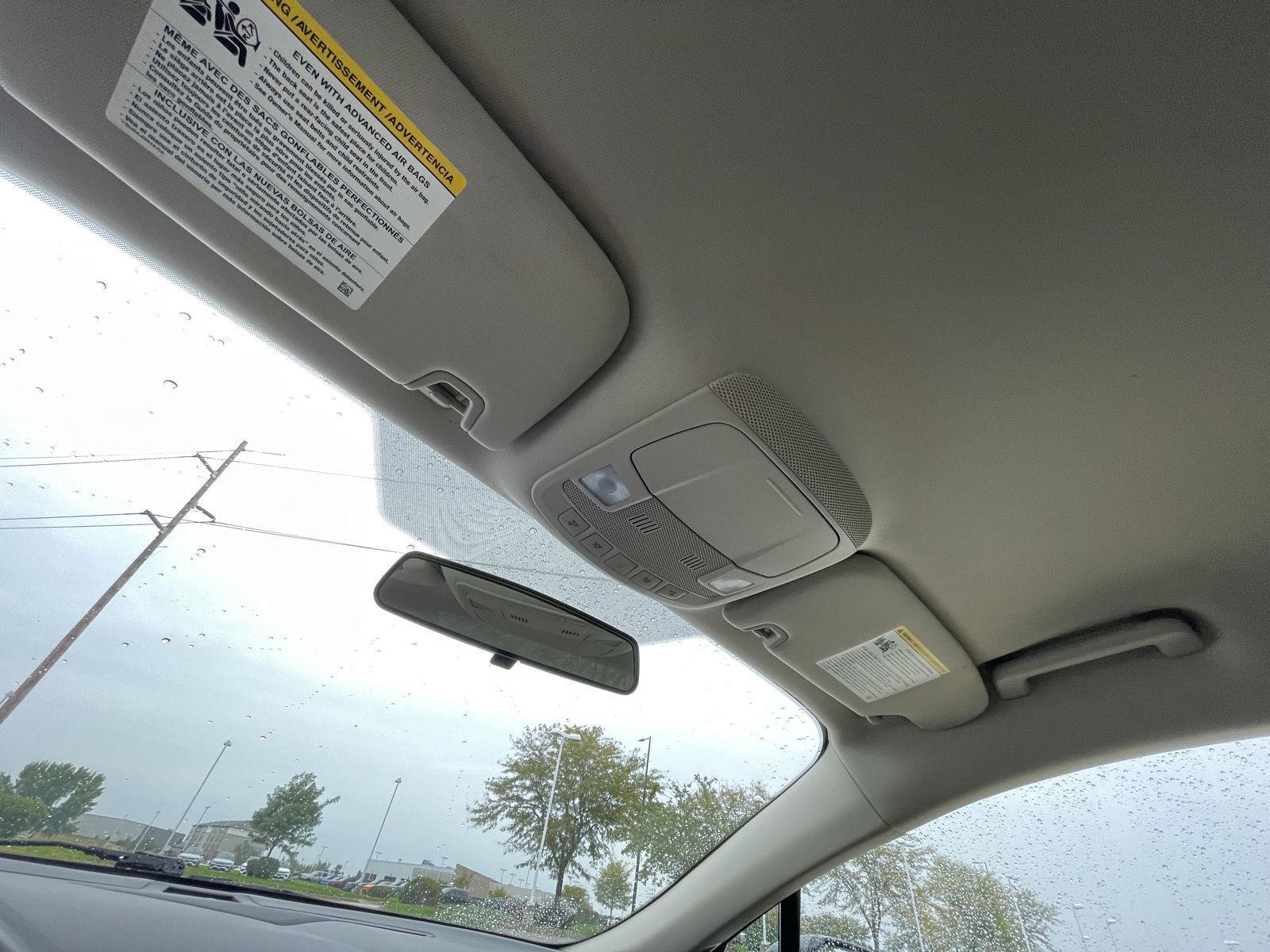 Vehicle photo 20